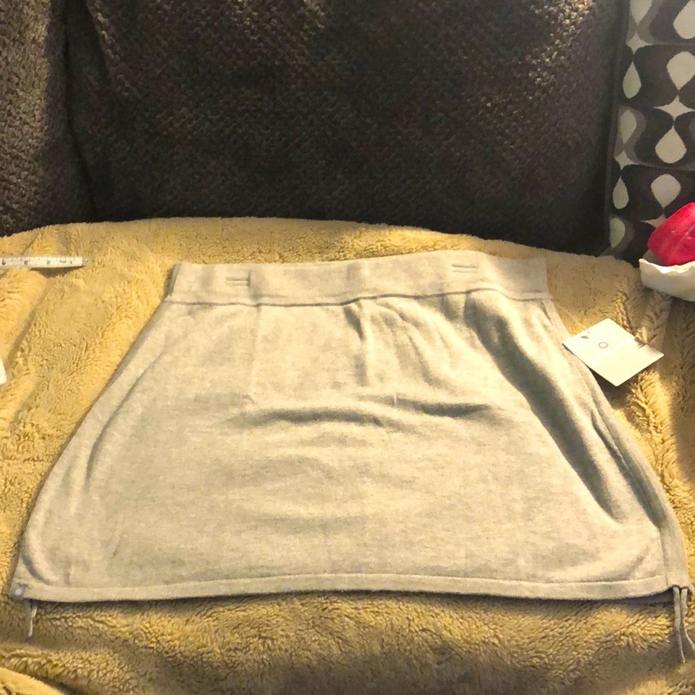 NWT Athleta Gray Skirt